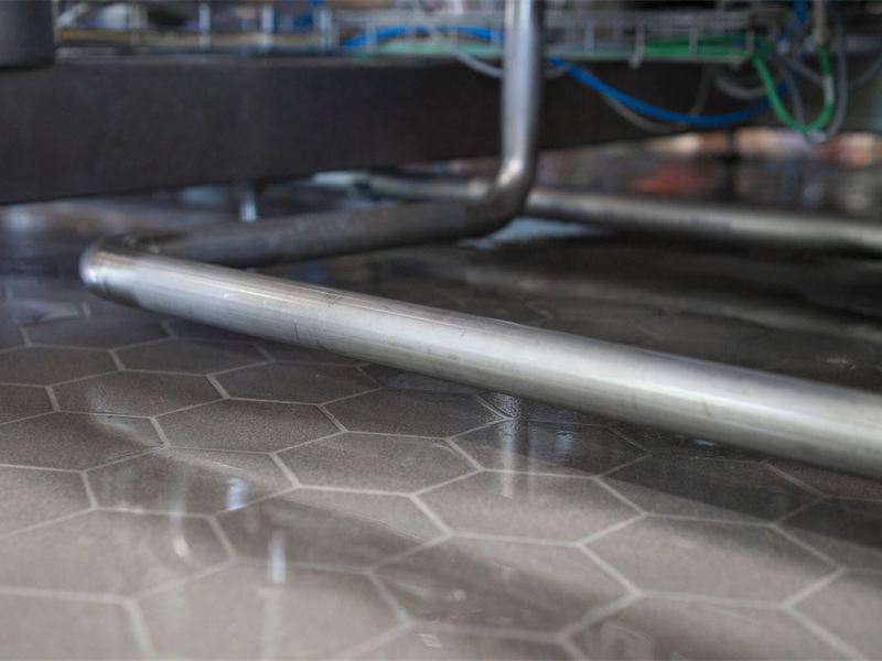 Piso hexagonal Zahna-Fliesen em área industrial